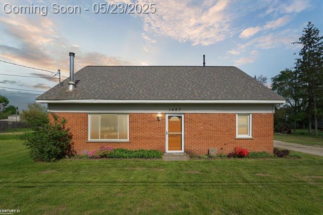 front view picture of 1497 Parke St, Rochester, MI. 48307