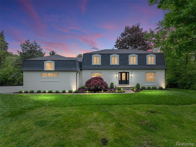 front view picture of 941 Viewland Dr, Rochester, MI. 48309
