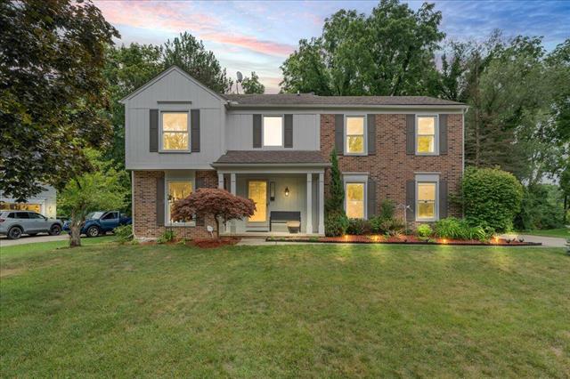 front view picture of 887 Ravine Terrace Dr, Rochester, MI. 48307