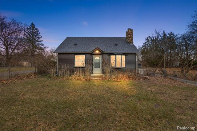 front view picture of 2060 Allerton Rd, Auburn Hills, MI. 48326