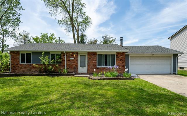front view picture of 2243 Phillips Rd, Auburn Hills, MI. 48326