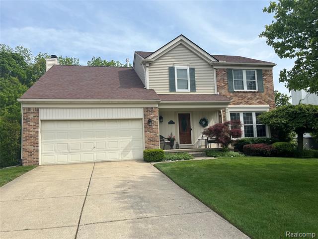 front view picture of 560 Thornridge Dr, Rochester, MI. 48307