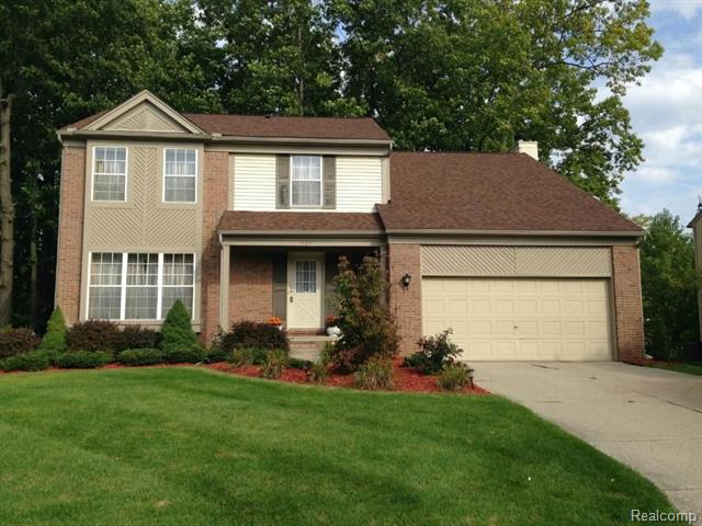front view picture of 465 Thornridge Dr, Rochester, MI. 48307