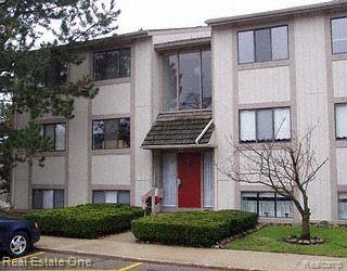 front view picture of 1683 Riverside Dr, Rochester, MI. 48309