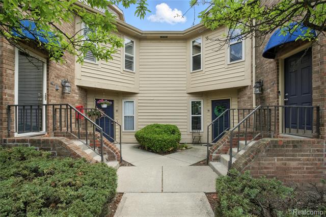 front view picture of 2600 Greenstone Blvd, Auburn Hills, MI. 48326
