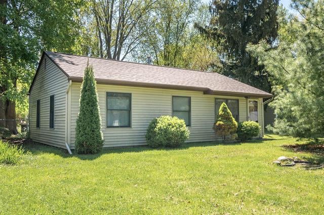 front view picture of 2916 James Rd, Auburn Hills, MI. 48326