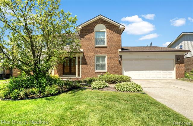 front view picture of 217 Stonetree Cir, Rochester, MI. 48309