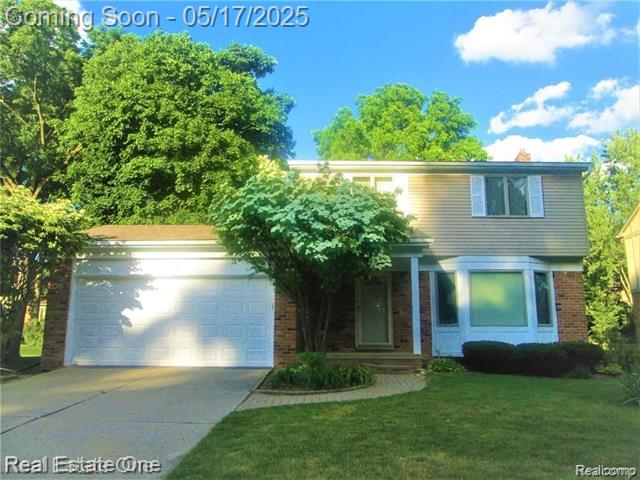 front view picture of 2830 Steamboat Springs Dr, Rochester, MI. 48309