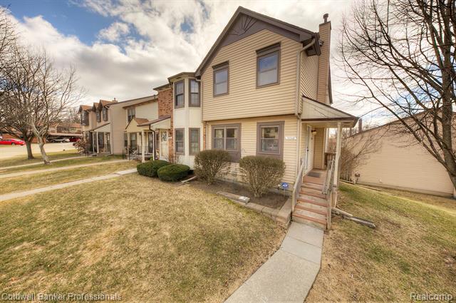 front view picture of 3008 Carly Ct, Auburn Hills, MI. 48326