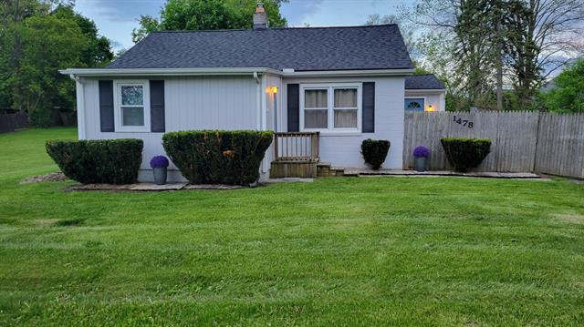 front view picture of 1478 Vinewood St, Auburn Hills, MI. 48326