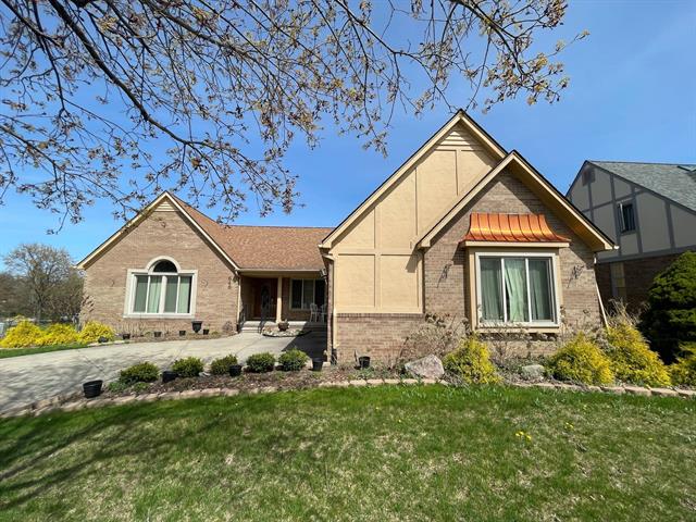 front view picture of 640 Snowmass Dr, Rochester, MI. 48309