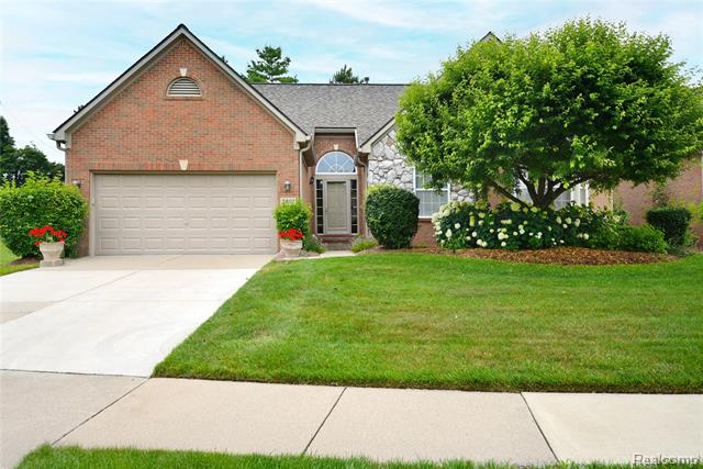 front view picture of 3801 Arbor Dr, Auburn Hills, MI. 48326