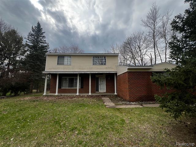 front view picture of 845 Allston Dr, Rochester, MI. 48309