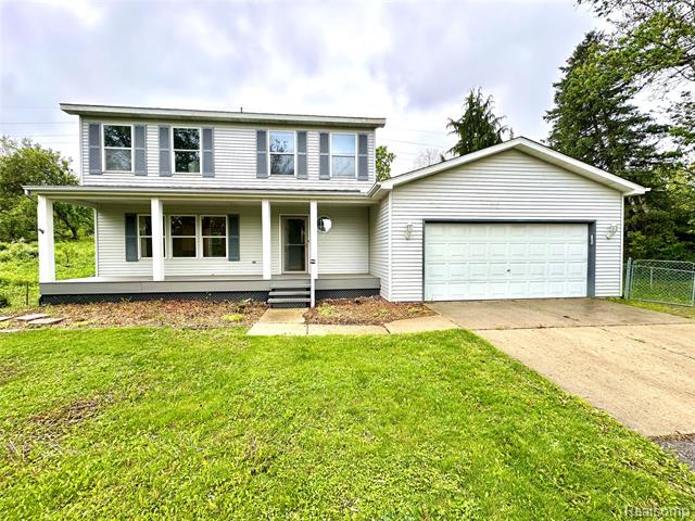 front view picture of 3758 Tienken Rd, Auburn Hills, MI. 48326