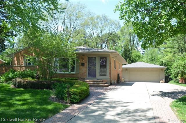 front view picture of 290 Winry Dr, Rochester, MI. 48307