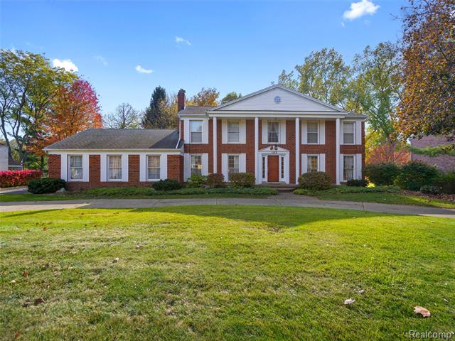 front view picture of 1135 Hickory Hill Dr, Rochester, MI. 48309