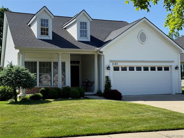 front view picture of 3588 Riverside Dr, Auburn Hills, MI. 48326