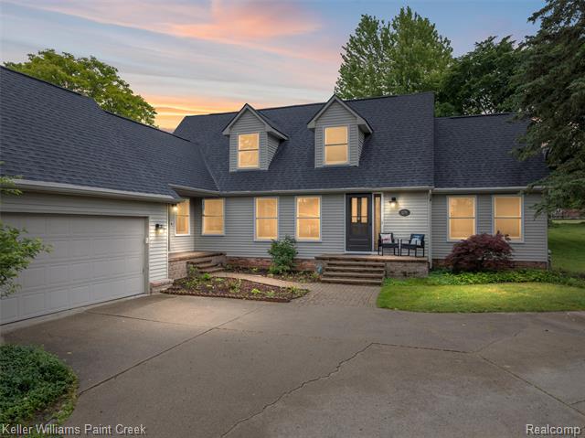 front view picture of 1379 Hathaway Rising, Rochester, MI. 48306