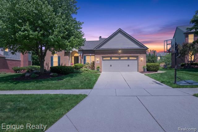 front view picture of 760 Caribou Ct, Rochester, MI. 48307