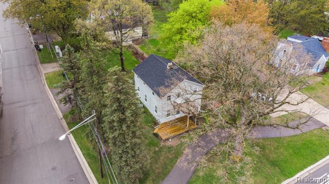 front view picture of 192 E Tienken Rd, Rochester, MI. 48306