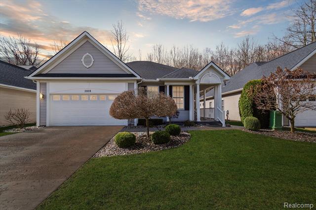 front view picture of 3818 Hillsdale Dr, Auburn Hills, MI. 48326