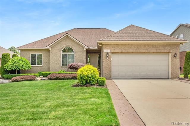 front view picture of 4438 Thornhill Dr, Auburn Hills, MI. 48326