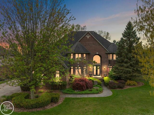 front view picture of 877 Quarry, Rochester, MI. 48306