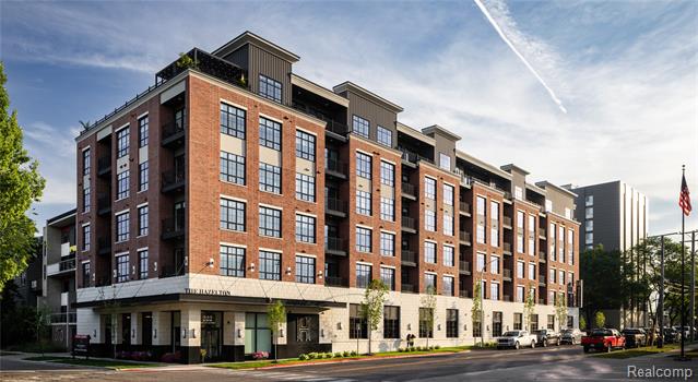 front view picture of 222 E 6Th St, Royal Oak, MI. 48067