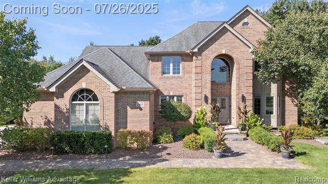 front view picture of 23613 Copperwood Dr W, South Lyon, MI. 48178