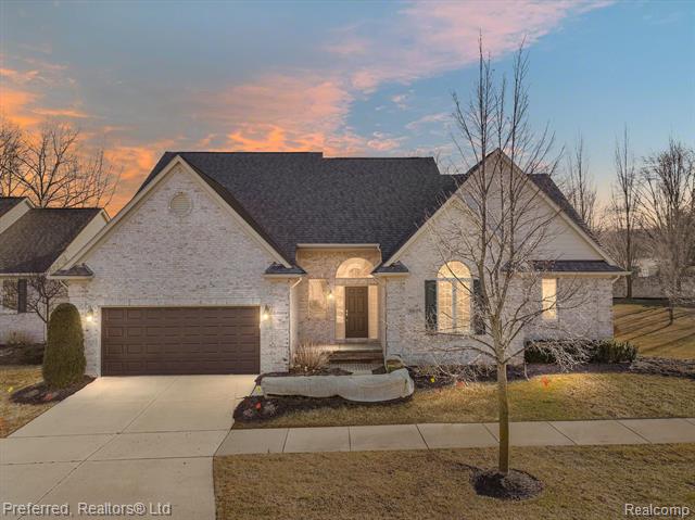 front view picture of 25336 Sutton Ct, Novi, MI. 48374