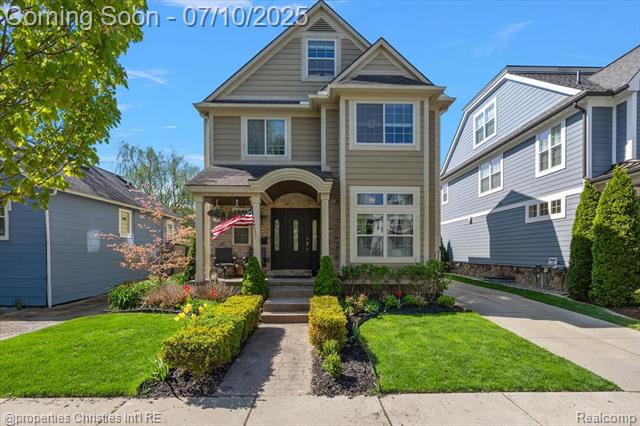 front view picture of 1364 Holland St, Birmingham, MI. 48009
