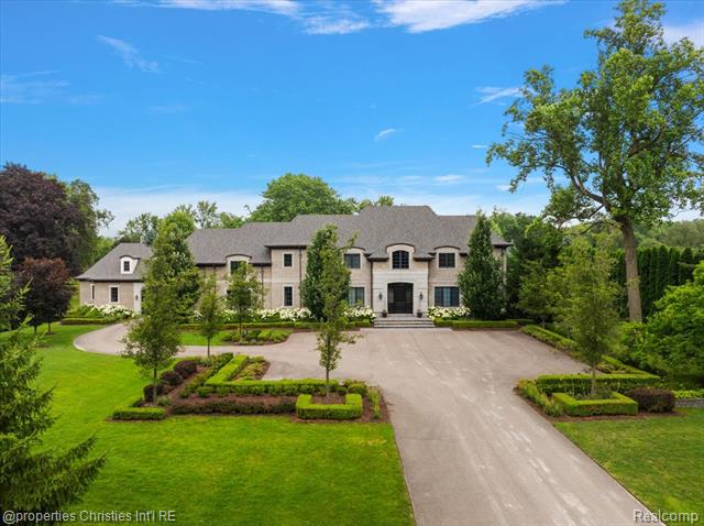 front view picture of 5385 Longmeadow Rd, Bloomfield Hills, MI. 48304