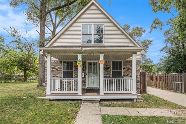 front view picture of 21056 Woodside, Ferndale, MI. 48220