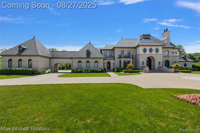 front view picture of 5466 Orchard Ridge Dr, Rochester, MI. 48306