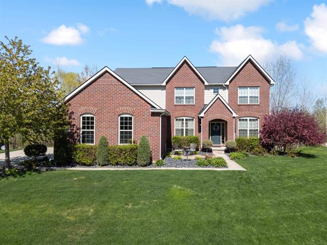 front view picture of 717 Dennison Ct, Oakland, MI. 48363