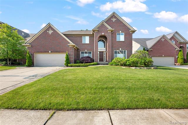 front view picture of 392 Gunston Ct, Troy, MI. 48083