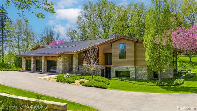 front view picture of 5051 Beach, Troy, MI. 48098