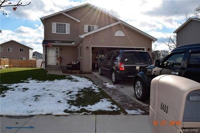 front view picture of 6453 Misty Ct, Waterford, MI. 48327