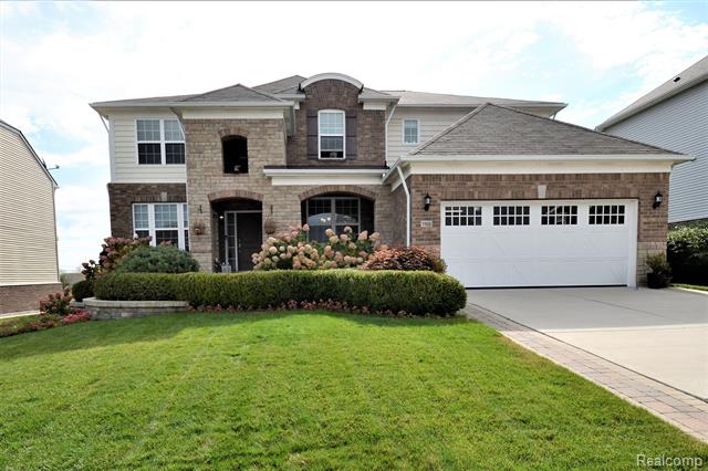 front view picture of 1155 Atlanta Dr, Lake Orion, MI. 48359