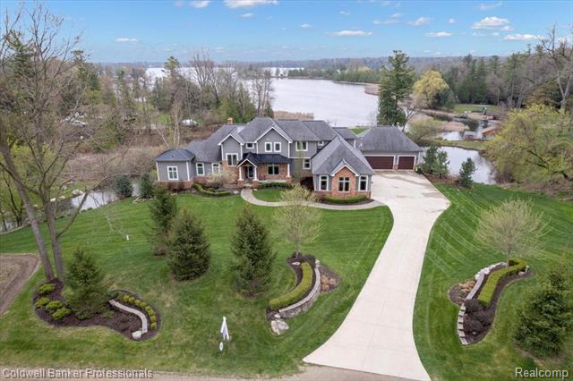 front view picture of 595 Army Rd, Leonard, MI. 48367