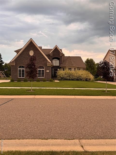 front view picture of 689 Pine Ridge Ave, Oxford, MI. 48371