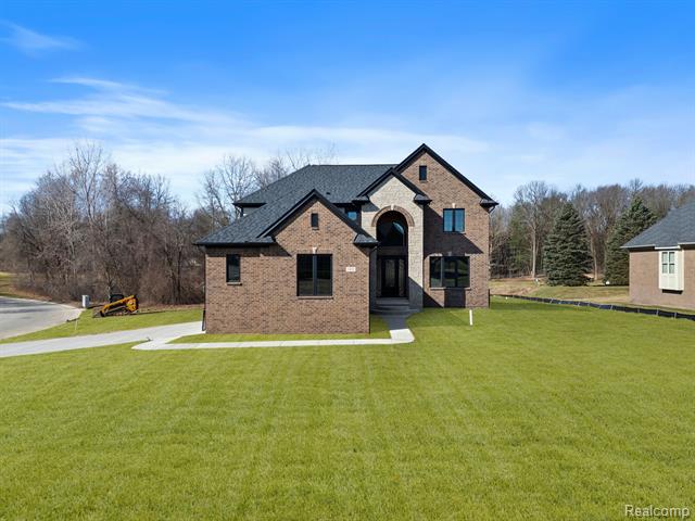 front view picture of 1721 Royal Birkdale Dr, Oxford, MI. 48371