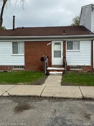 front view picture of 1349 Cherrylawn Dr, Pontiac, MI. 48340