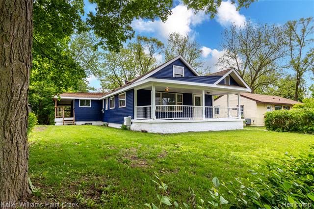 front view picture of 72 Court St, Pontiac, MI. 48342