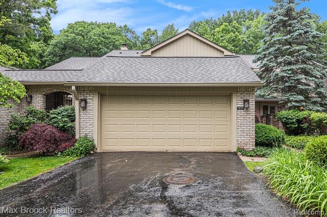 front view picture of 1337 Knollcrest Cir # J-38, Bloomfield Hills, MI. 48304