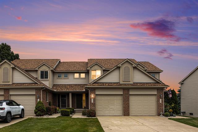 front view picture of 7124 Magnolia Ln, Waterford, MI. 48327