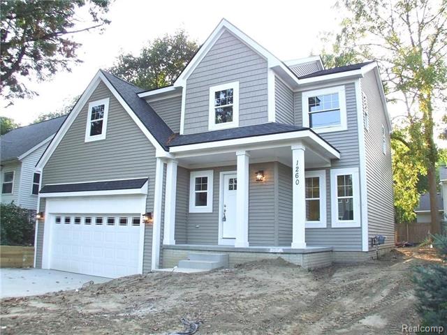 front view picture of 1260 Parkway Dr, Waterford, MI. 48328