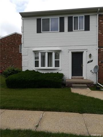 front view picture of 509 Fox Hills Dr N, Bloomfield Hills, MI. 48304