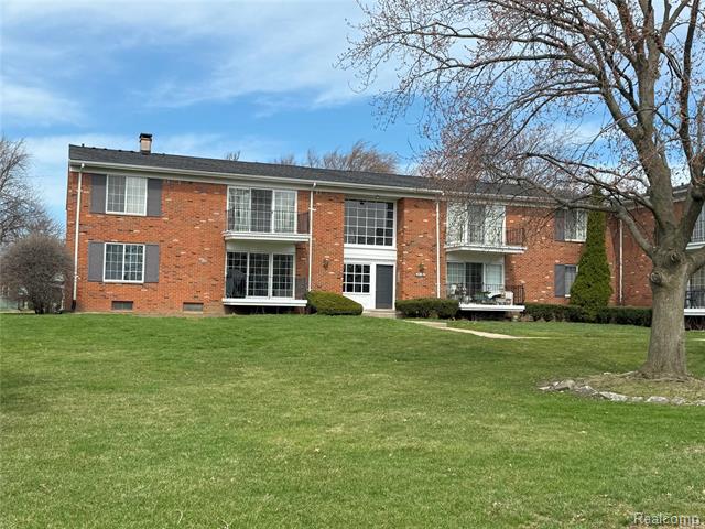 front view picture of 458 Fox Hills Dr N # A-1, Bloomfield Hills, MI. 48304