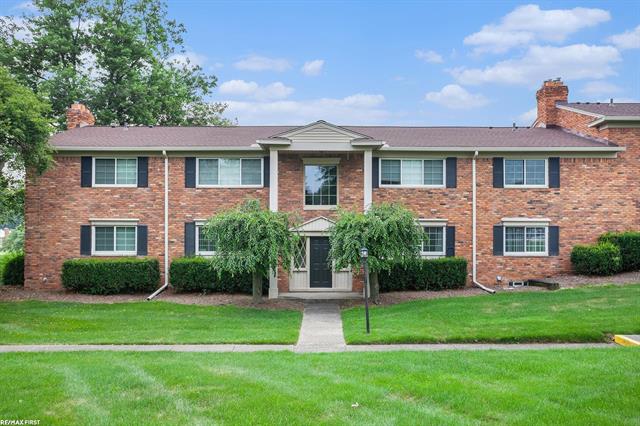 front view picture of 42550 Woodward Ave # A-1, Bloomfield Hills, MI. 48304